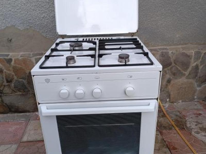 Продам газову плиту