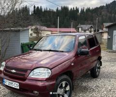 Продам Шевроле на повністю бойовому ходу за дешево