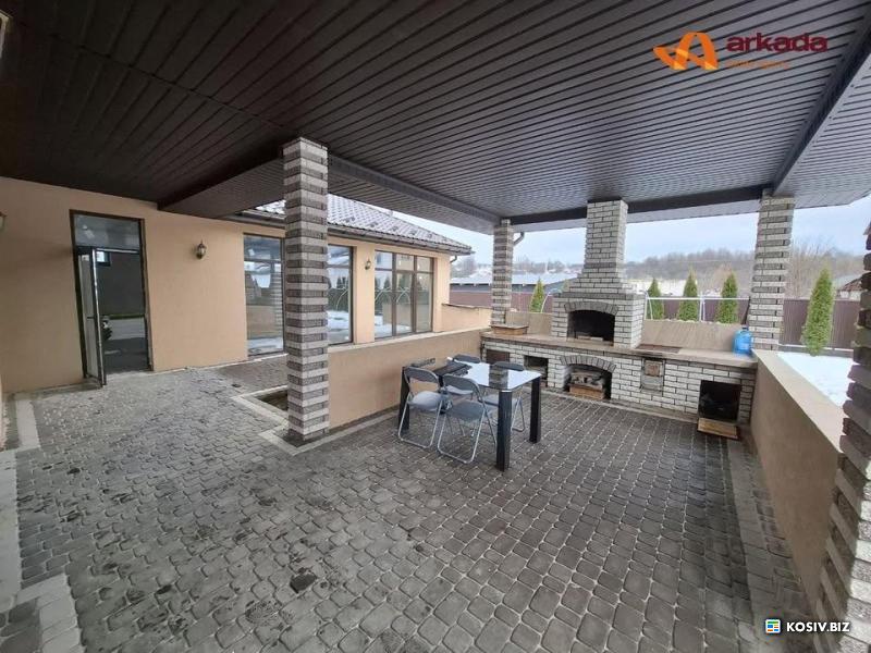 Продаю просторий будинок із відпочинковим комплексом в Косові