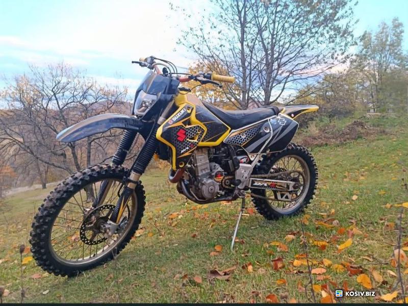 Мотоцикл Suzuki DRZ 400E
