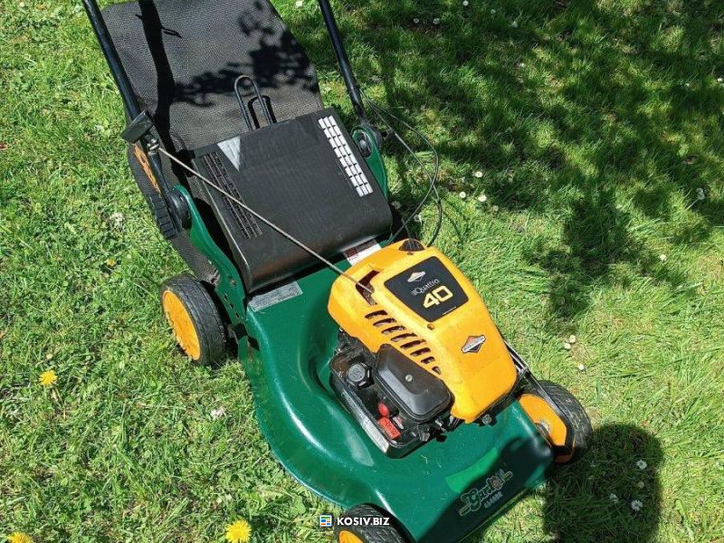 Продам бензинову газонокосарку