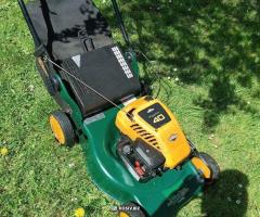 Продам бензинову газонокосарку